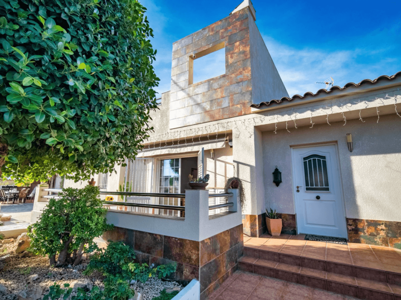 Villa met Gastenverblijf in Montebello, La Nucia