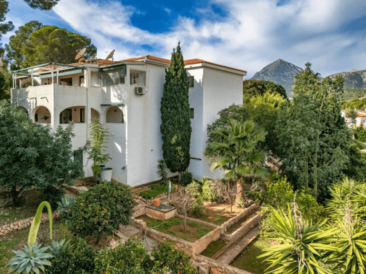 Villa for sale in Alfaz Del Pi, Alicante