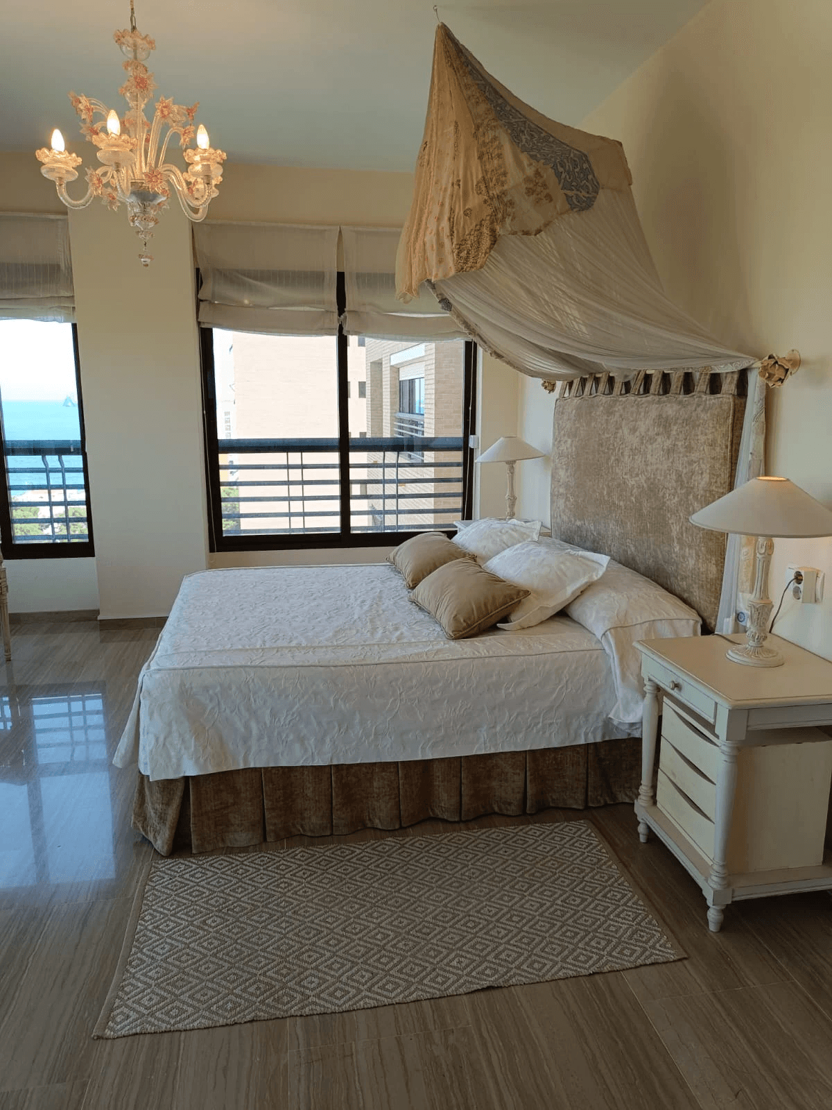 Unieke Penthouse in Poniente: Totale Privacy, Volledige Verdieping en 250 m² Solarium